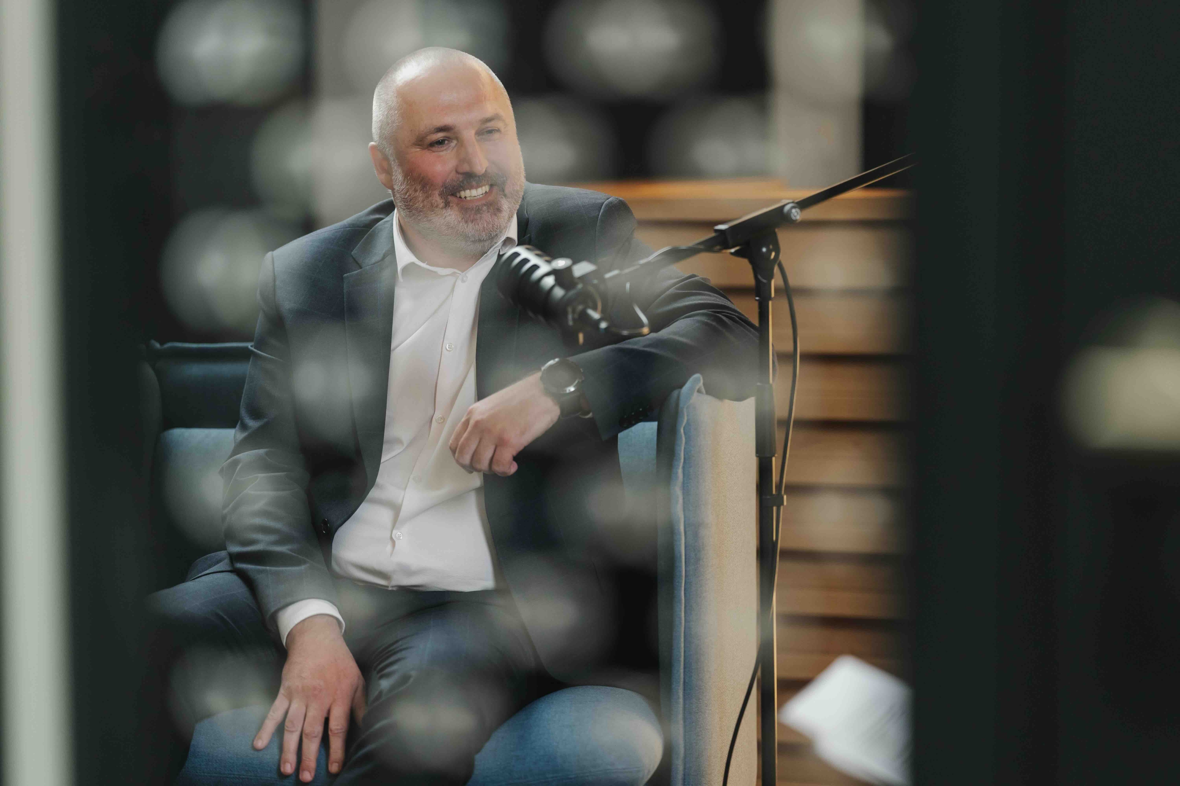 Milan Šauer v eDO News: Celní války, investiční strategie v nejistotě a proč někdy nestačí jen „nakupovat, když je levně“